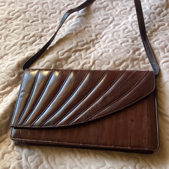 Eel skin bag, rich brown with brown suede interior. Excellent condition! - Picture 3 of 7